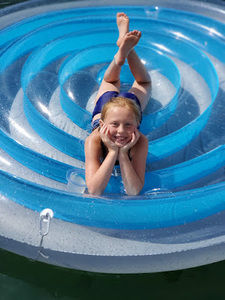 Meet your Posher, Avery